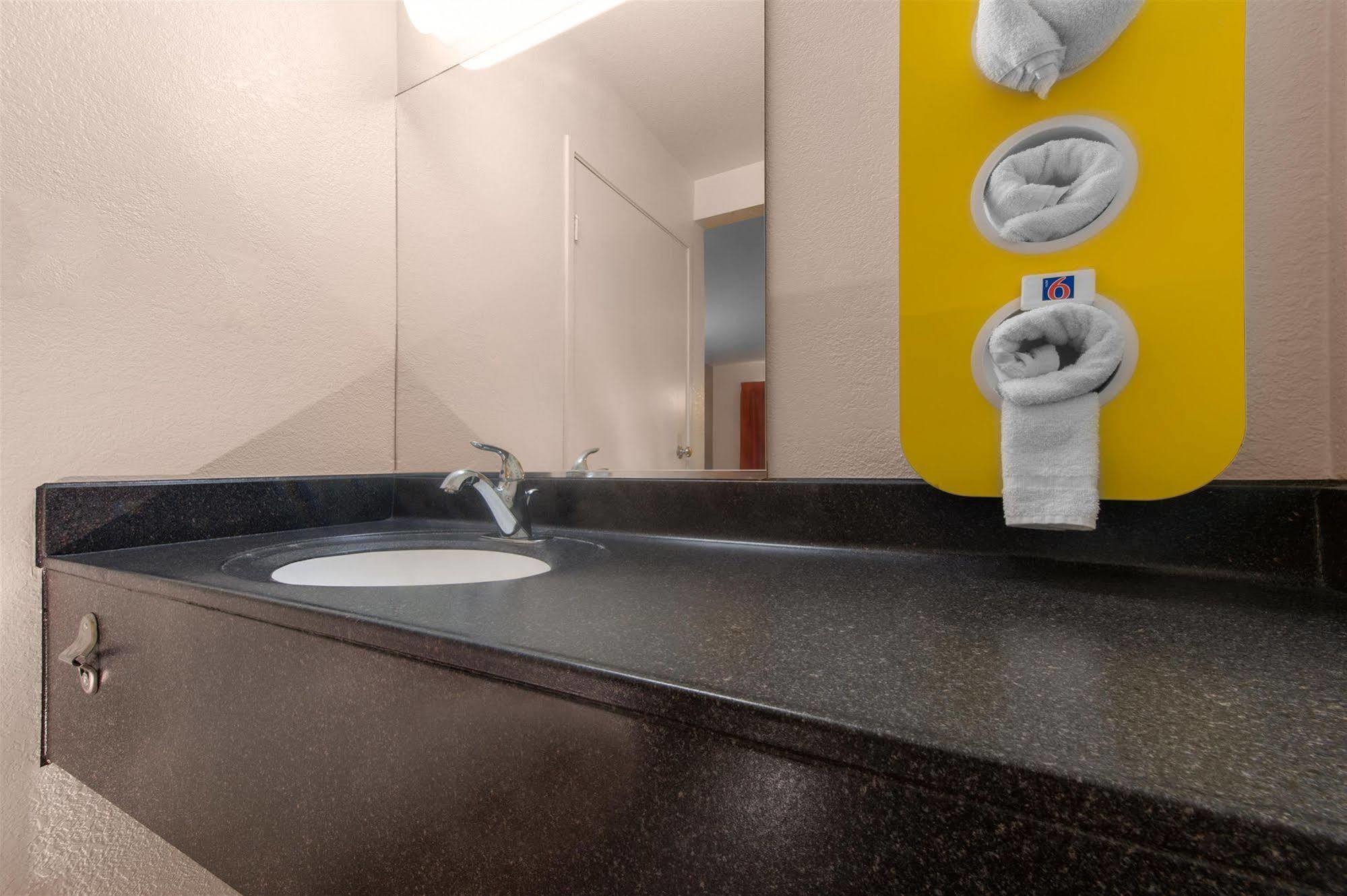 Motel 6-Branford, Ct - New Haven Ngoại thất bức ảnh